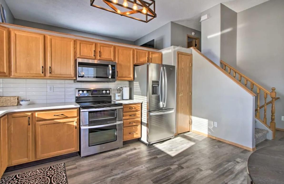 فيلا Welcoming West Fargo Retreat W Backyard المظهر الخارجي الصورة