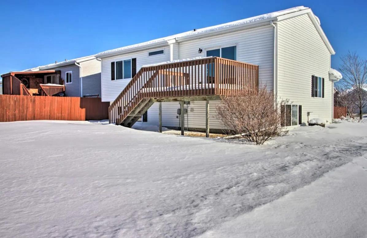فيلا Welcoming West Fargo Retreat W Backyard المظهر الخارجي الصورة