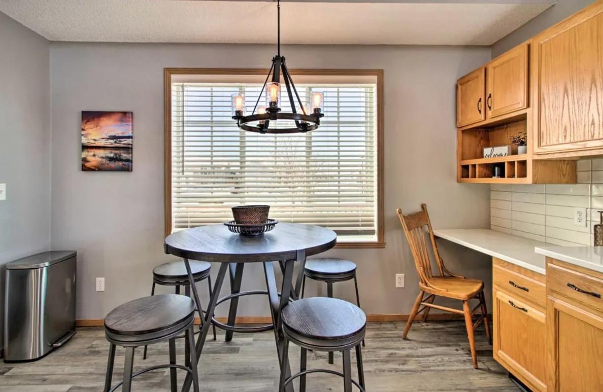 فيلا Welcoming West Fargo Retreat W Backyard المظهر الخارجي الصورة