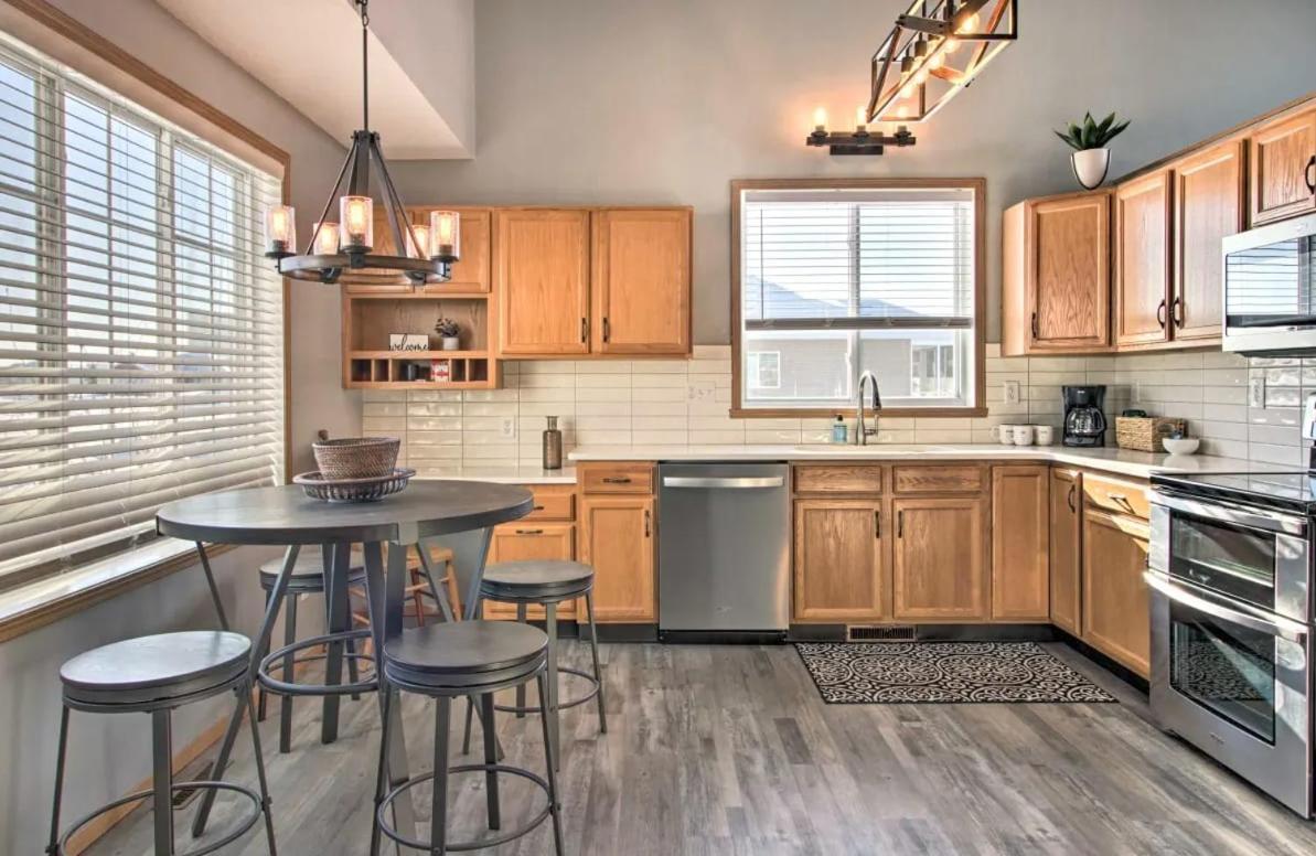 فيلا Welcoming West Fargo Retreat W Backyard المظهر الخارجي الصورة
