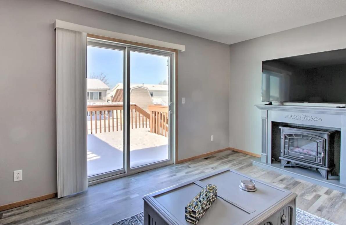 فيلا Welcoming West Fargo Retreat W Backyard المظهر الخارجي الصورة